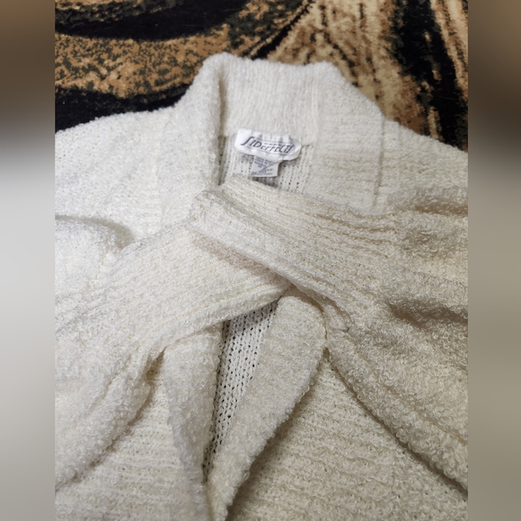 Sweater - Picture 3 of 8